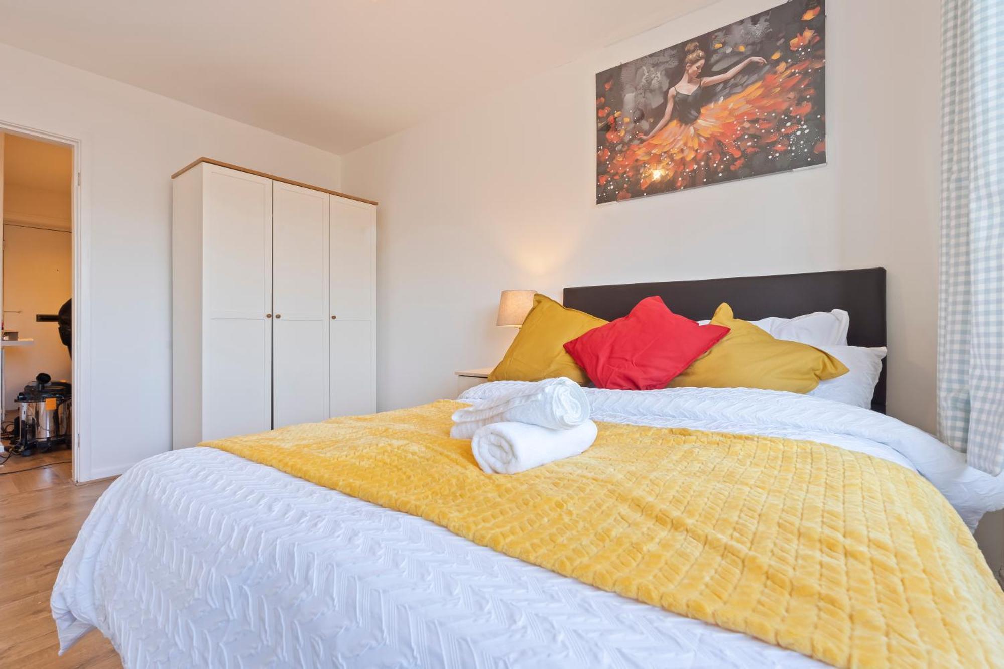 Apartment 2 Bedroom 4 Beds Flat With Free Parking Sleeps 7 Guest Birmingham