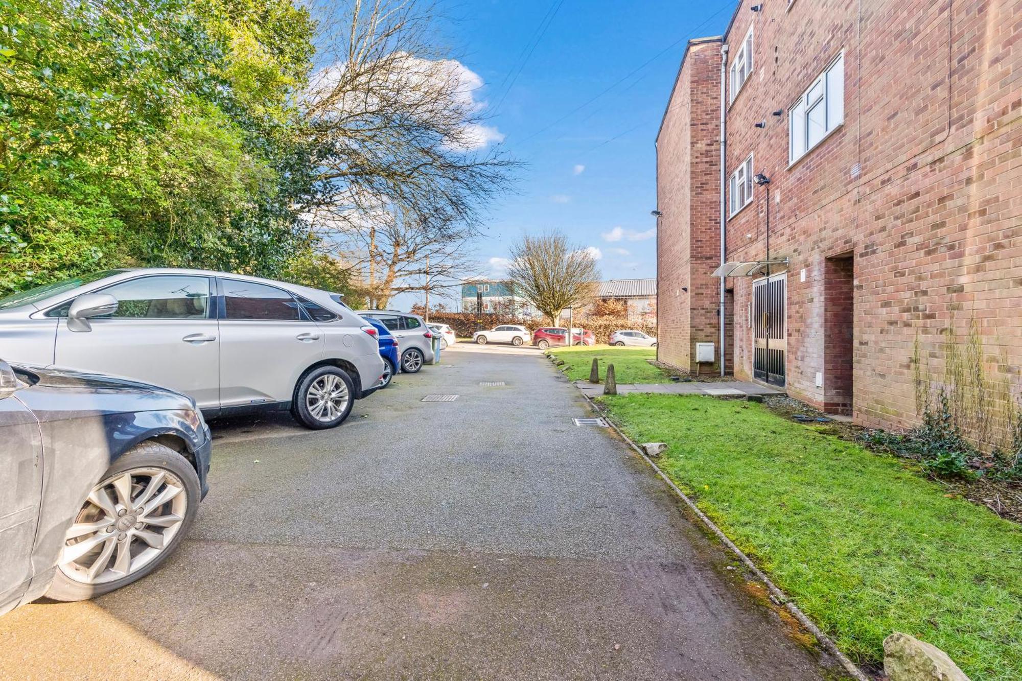 Apartment 2 Bedroom 4 Beds Flat With Free Parking Sleeps 7 Guest Birmingham